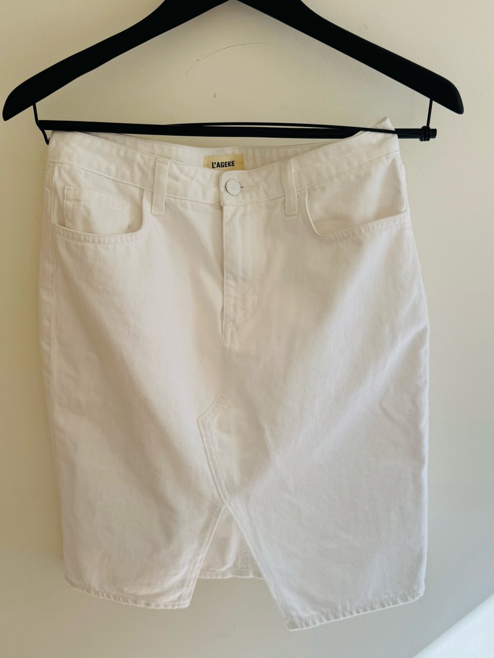 L'AGENCE White Men's Denim Shorts - Clean Front Skirt Style